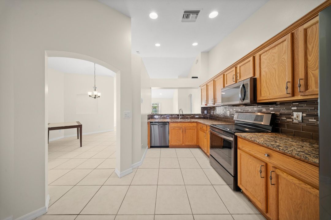 Active With Contract: $449,000 (3 beds, 2 baths, 1531 Square Feet)