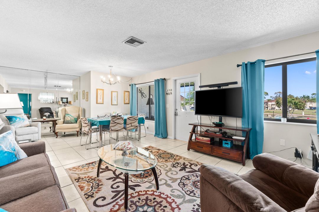 На продажу: $159,900 (2 спален, 1 ванн, 920 Квадратных фут)