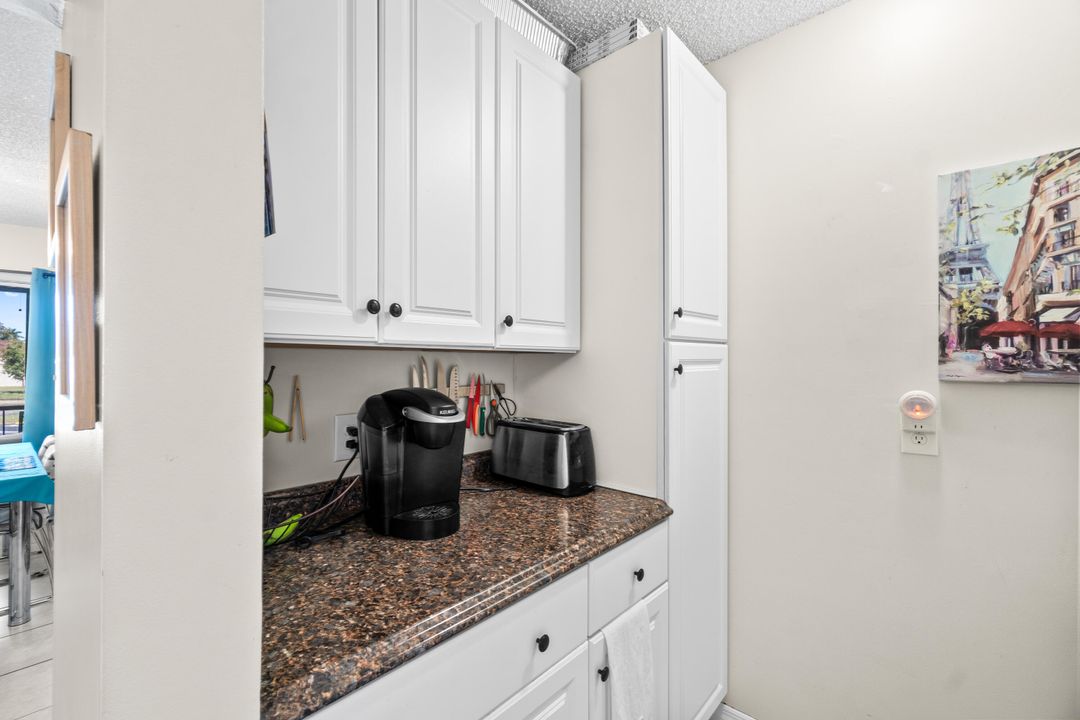 На продажу: $159,900 (2 спален, 1 ванн, 920 Квадратных фут)