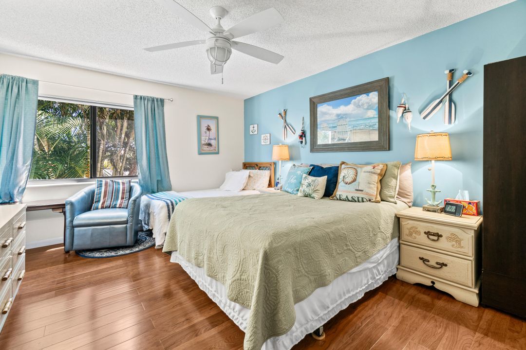 На продажу: $159,900 (2 спален, 1 ванн, 920 Квадратных фут)