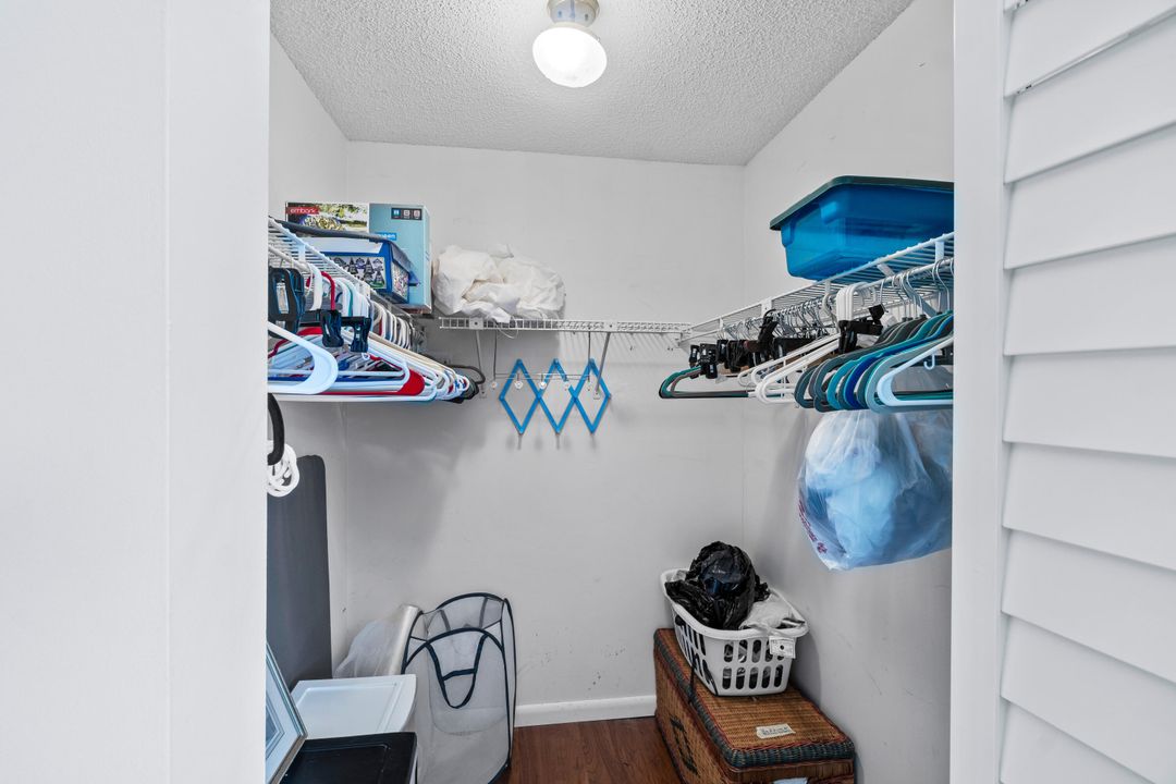 На продажу: $159,900 (2 спален, 1 ванн, 920 Квадратных фут)