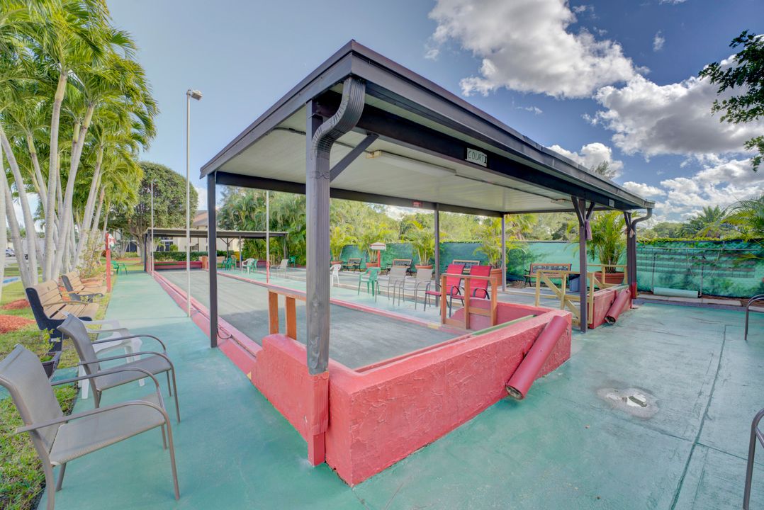 На продажу: $159,900 (2 спален, 1 ванн, 920 Квадратных фут)