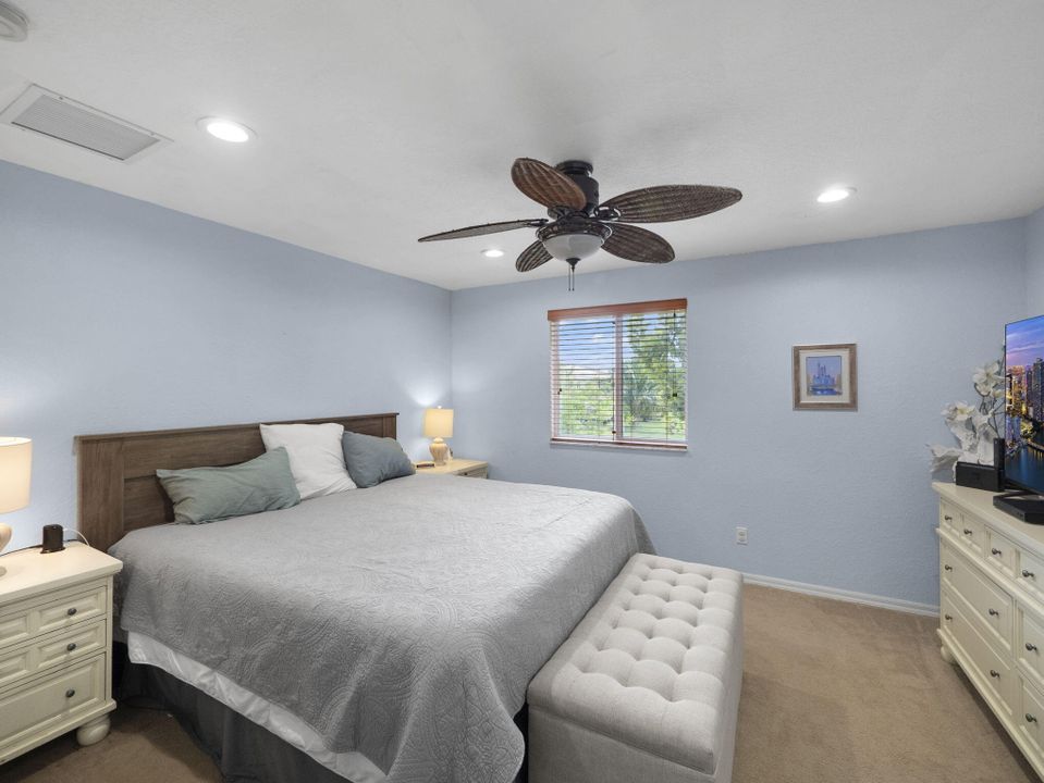 For Sale: $269,000 (2 beds, 2 baths, 1303 Square Feet)
