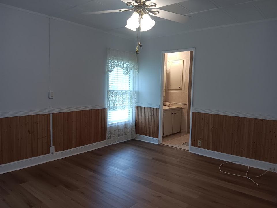 For Sale: $229,000 (2 beds, 2 baths, 1316 Square Feet)