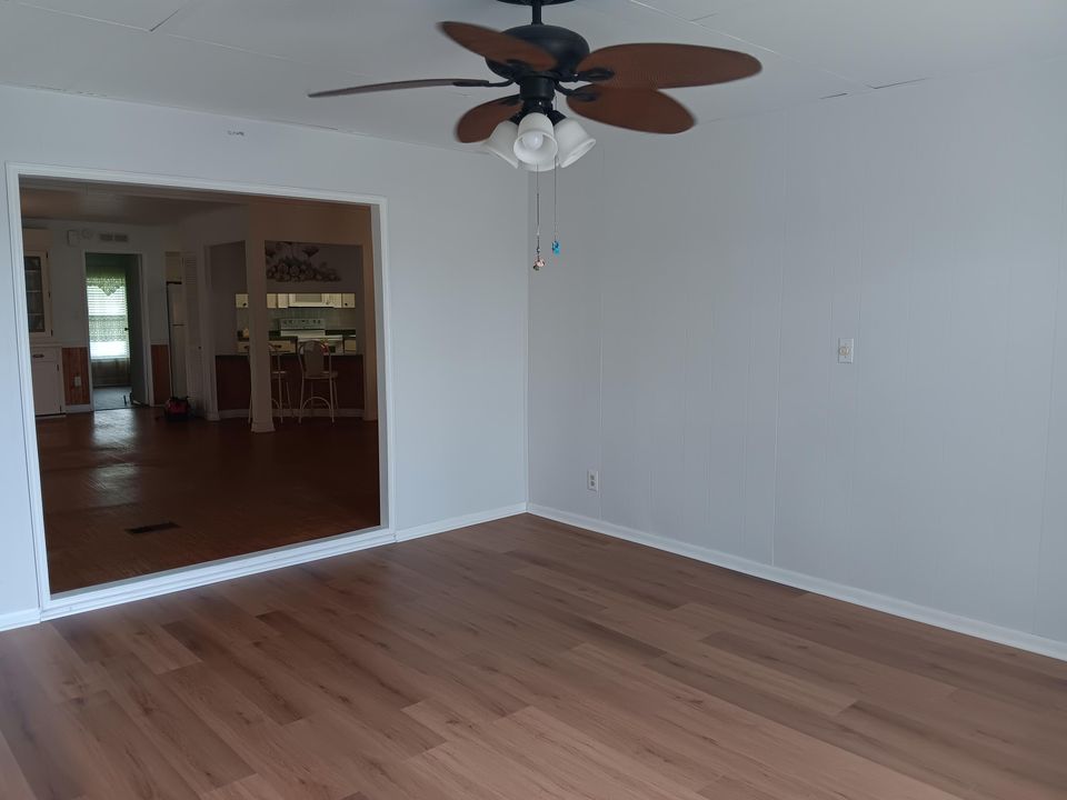 For Sale: $229,000 (2 beds, 2 baths, 1316 Square Feet)