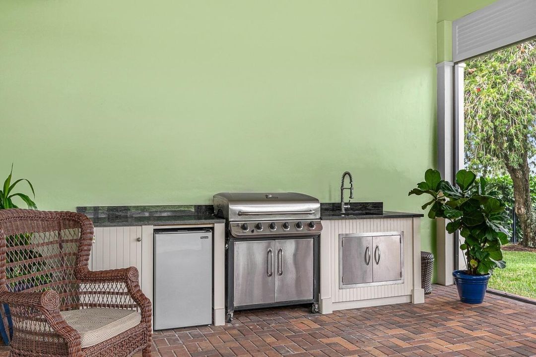 Activo con contrato: $1,135,000 (4 camas, 4 baños, 2838 Pies cuadrados)