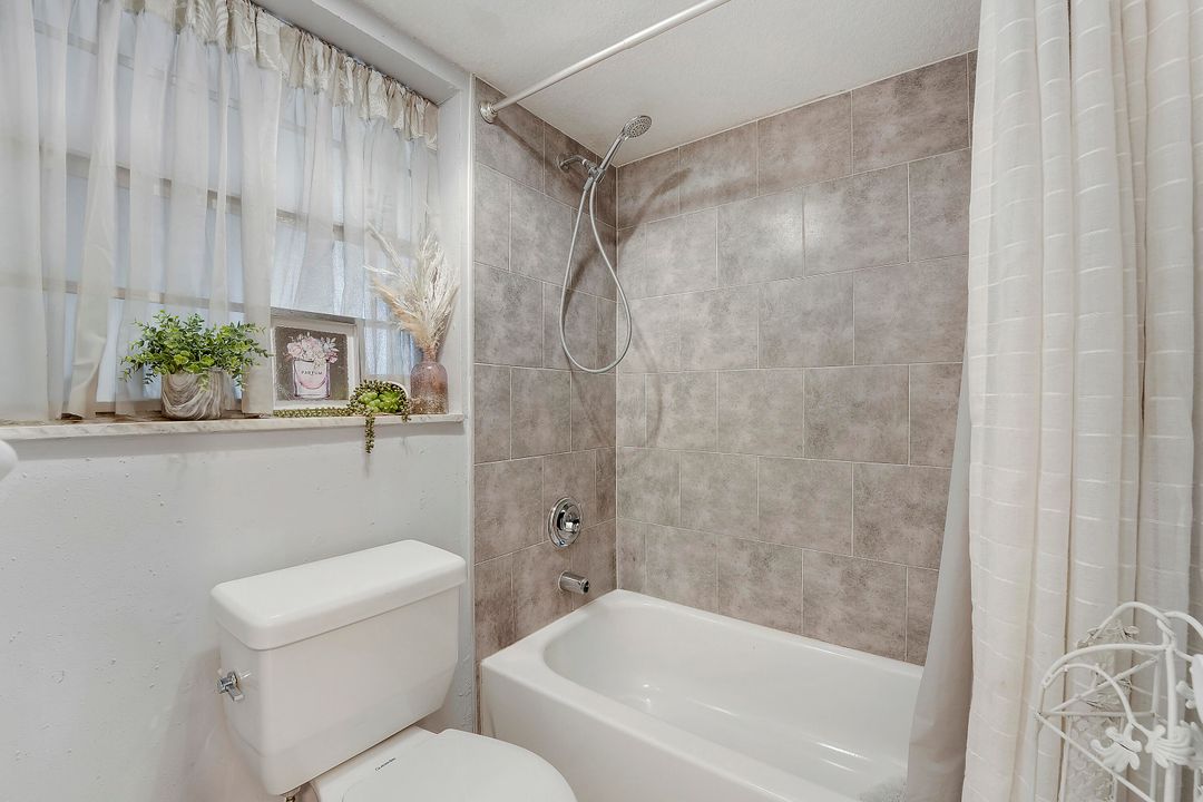 待售: $99,000 (1 贝兹, 1 浴室, 700 平方英尺)