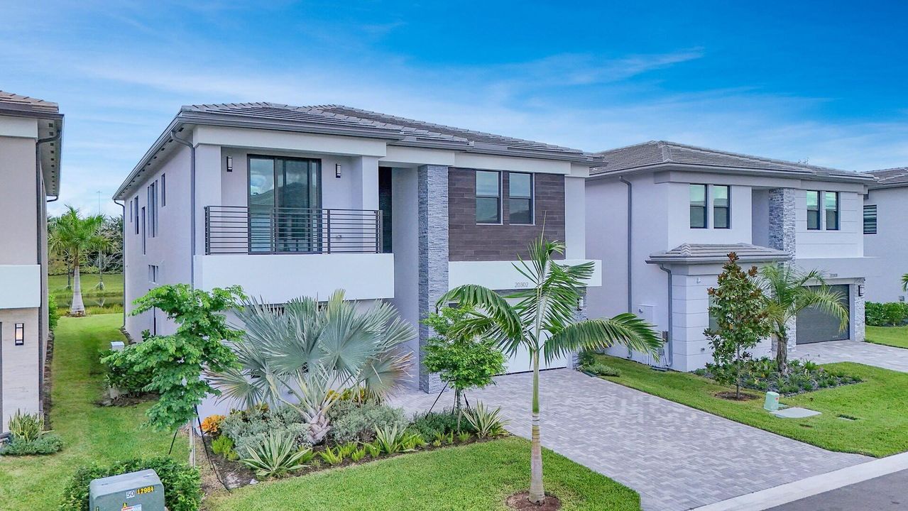 For Sale: $1,899,000 (5 beds, 7 baths, 4605 Square Feet)