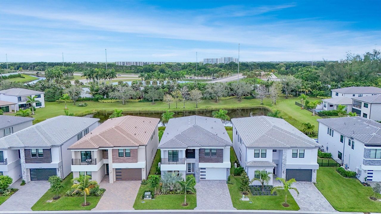 For Sale: $1,899,000 (5 beds, 7 baths, 4605 Square Feet)