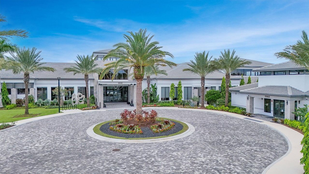 For Sale: $1,899,000 (5 beds, 7 baths, 4605 Square Feet)
