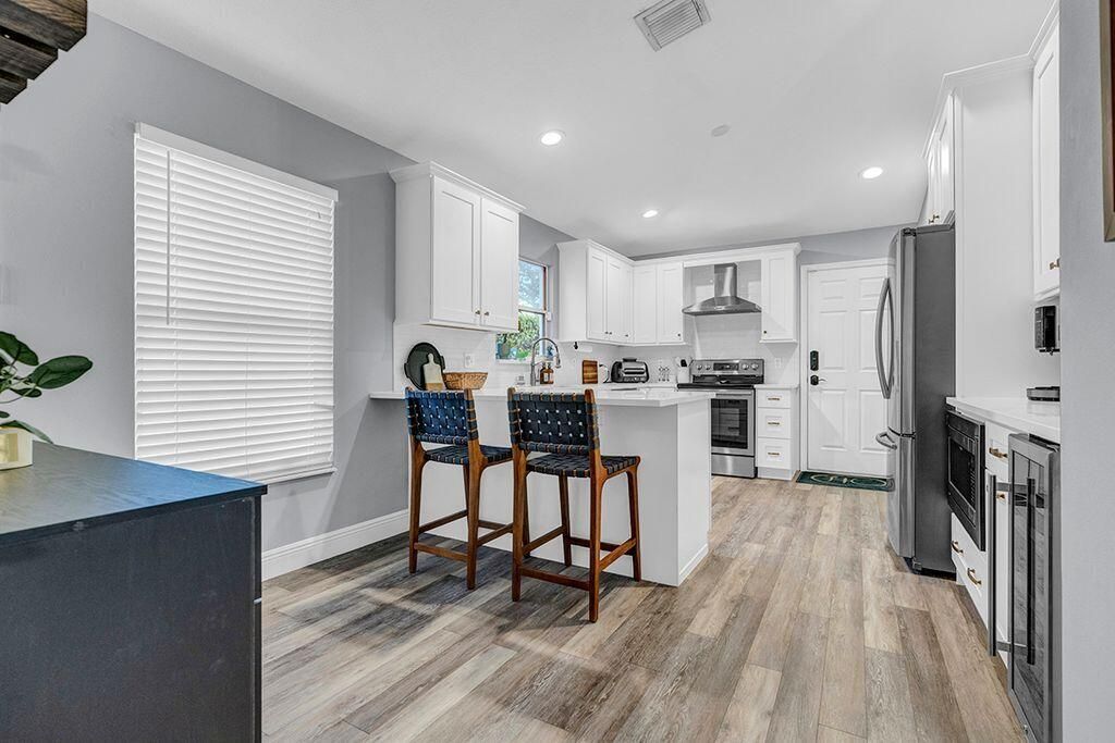 На продажу: $419,900 (3 спален, 2 ванн, 1479 Квадратных фут)