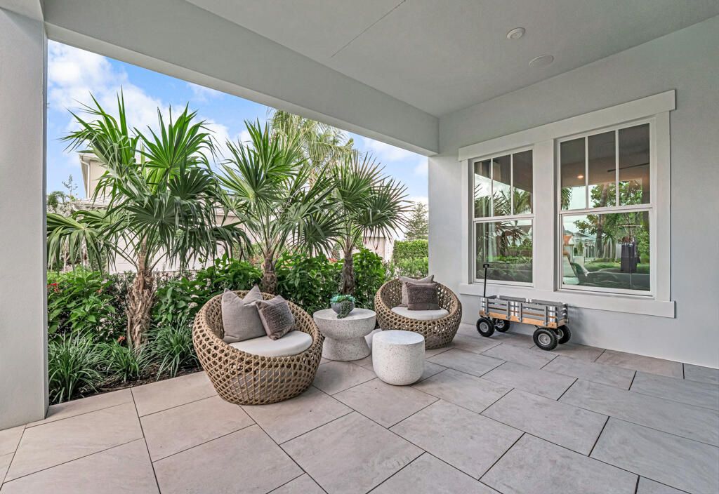 出租: $4,250 (3 贝兹, 2 浴室, 2317 平方英尺)