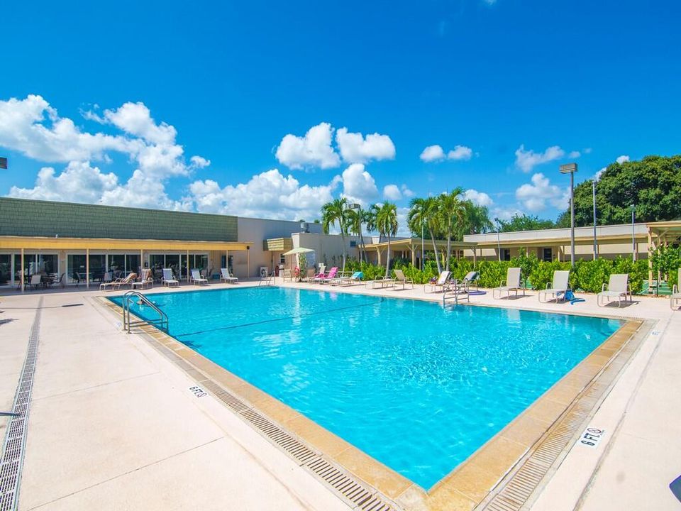 待售: $99,900 (1 贝兹, 1 浴室, 750 平方英尺)