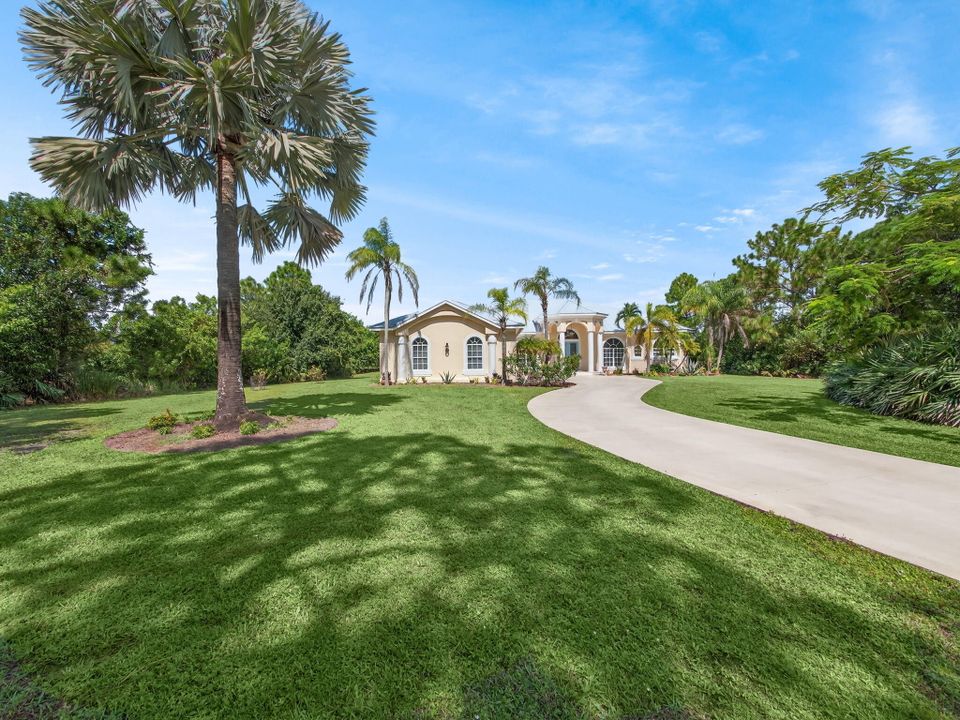 For Sale: $1,500,000 (4 beds, 3 baths, 3871 Square Feet)