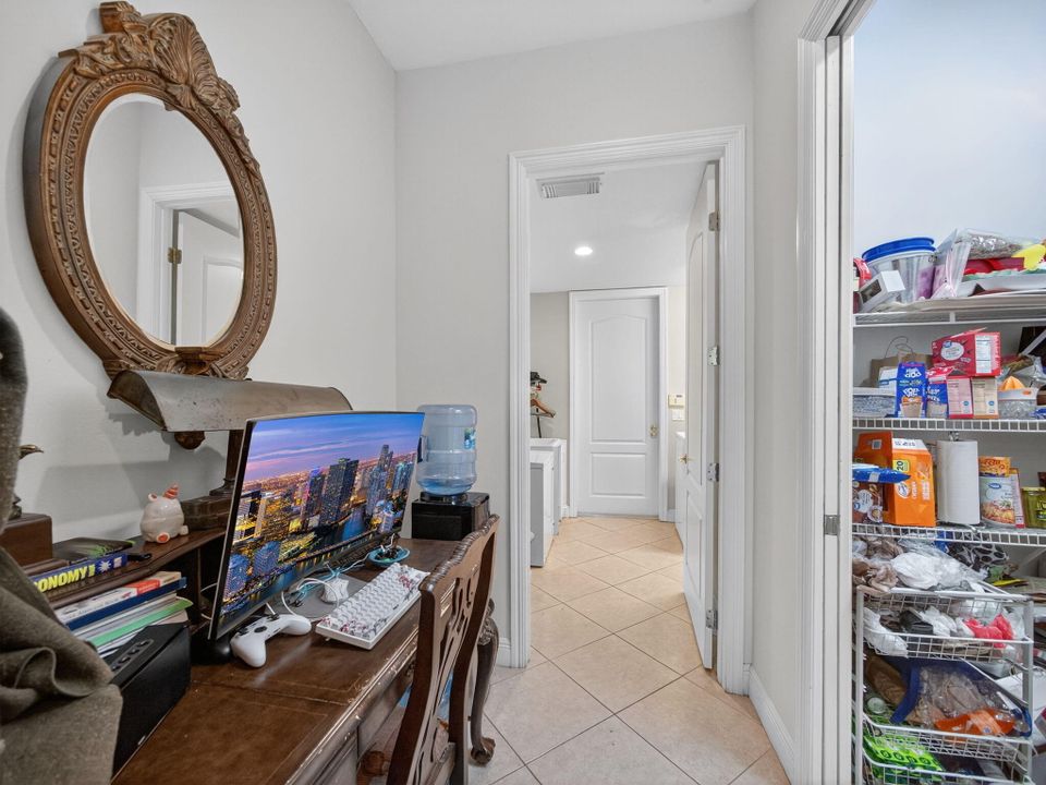 For Sale: $1,500,000 (4 beds, 3 baths, 3871 Square Feet)