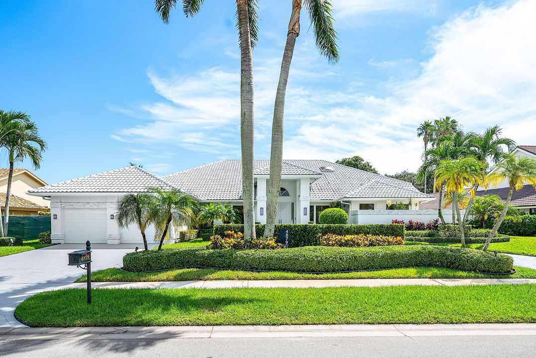 Activo con contrato: $1,699,000 (4 camas, 5 baños, 4113 Pies cuadrados)