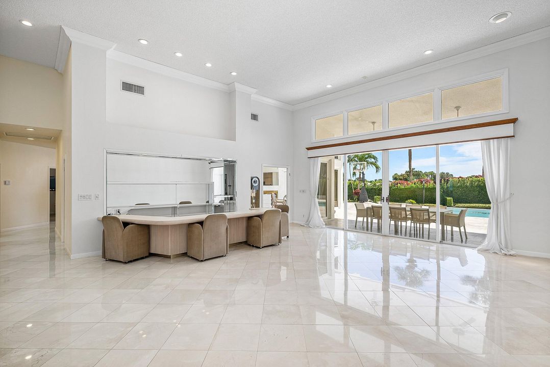 Activo con contrato: $1,699,000 (4 camas, 5 baños, 4113 Pies cuadrados)