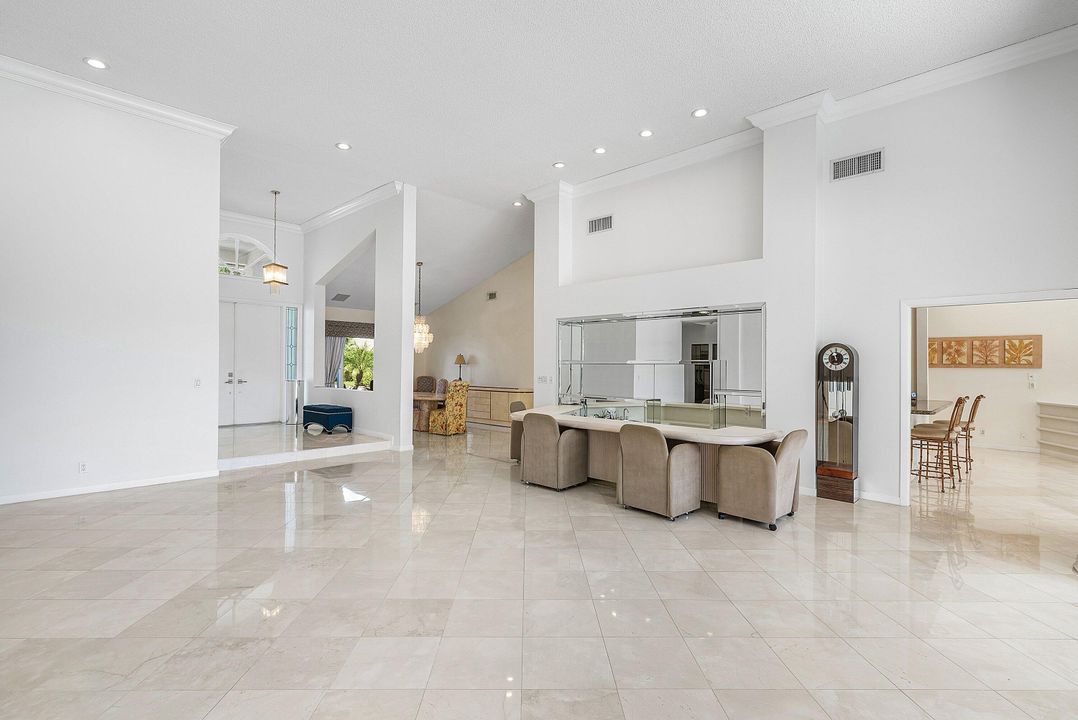 Activo con contrato: $1,699,000 (4 camas, 5 baños, 4113 Pies cuadrados)