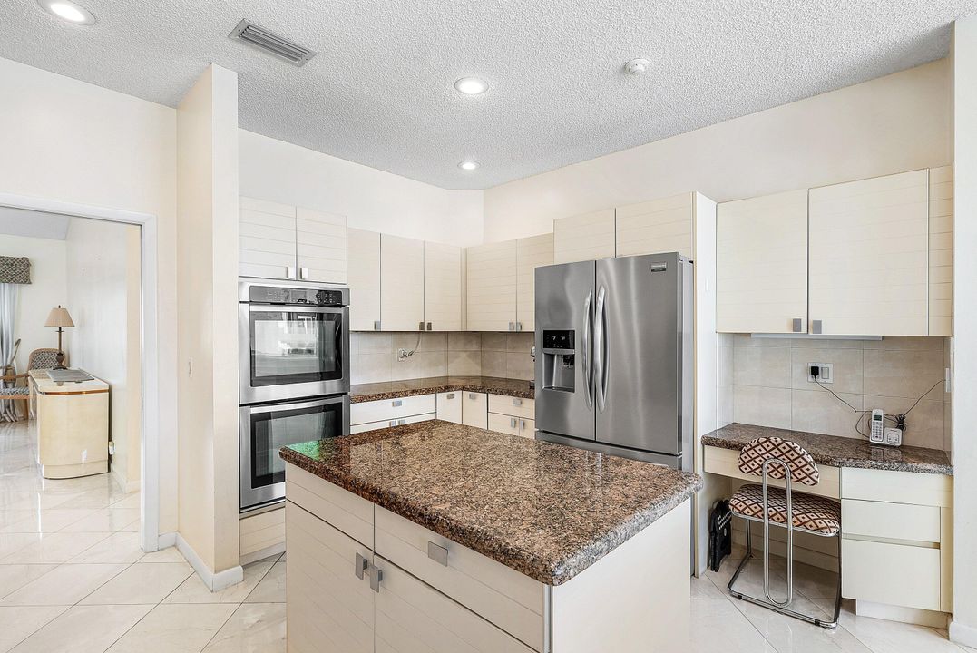 Activo con contrato: $1,699,000 (4 camas, 5 baños, 4113 Pies cuadrados)