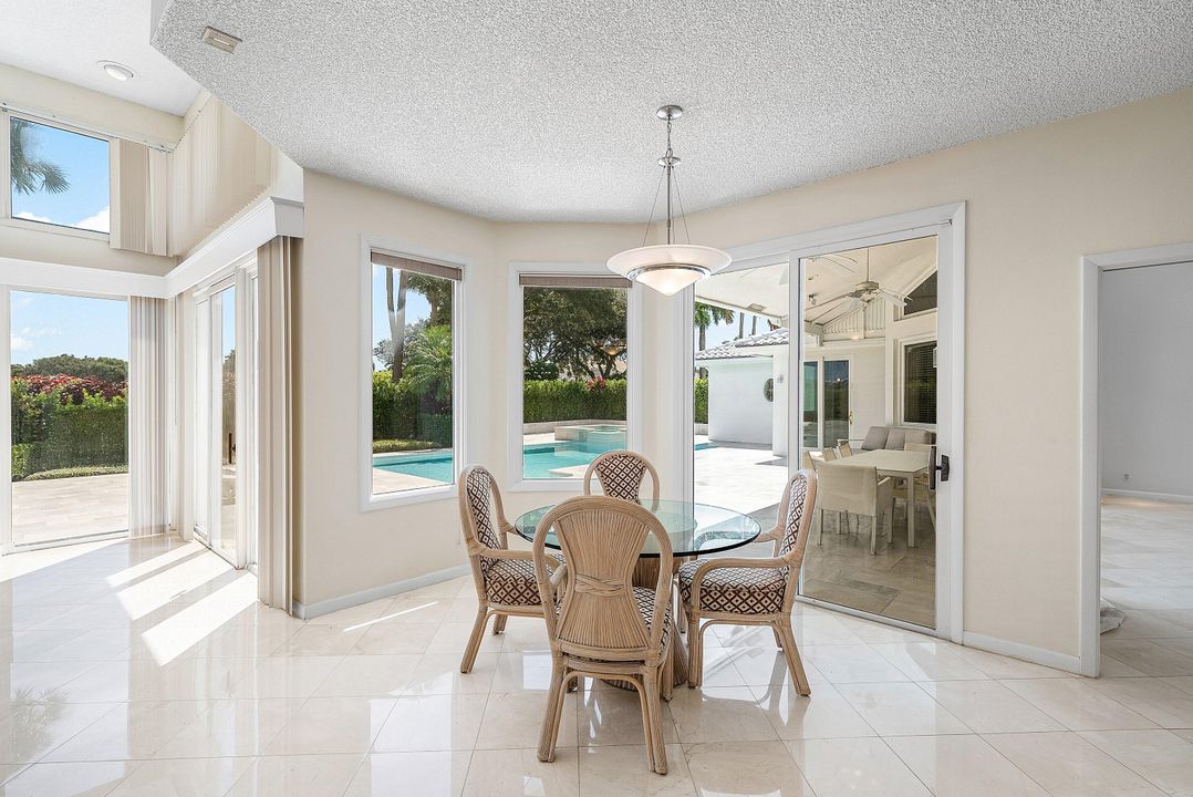 Activo con contrato: $1,699,000 (4 camas, 5 baños, 4113 Pies cuadrados)