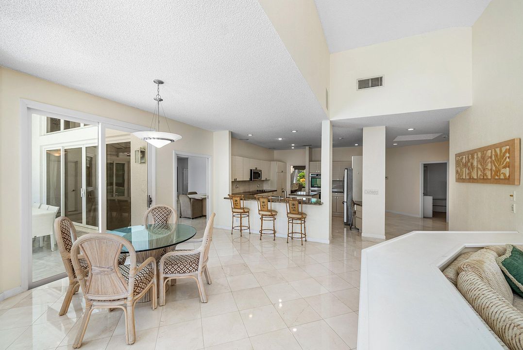 Activo con contrato: $1,699,000 (4 camas, 5 baños, 4113 Pies cuadrados)