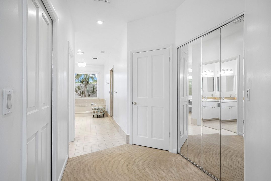 Activo con contrato: $1,699,000 (4 camas, 5 baños, 4113 Pies cuadrados)