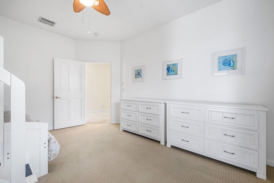 Activo con contrato: $1,699,000 (4 camas, 5 baños, 4113 Pies cuadrados)