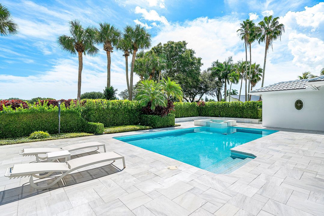 Activo con contrato: $1,699,000 (4 camas, 5 baños, 4113 Pies cuadrados)