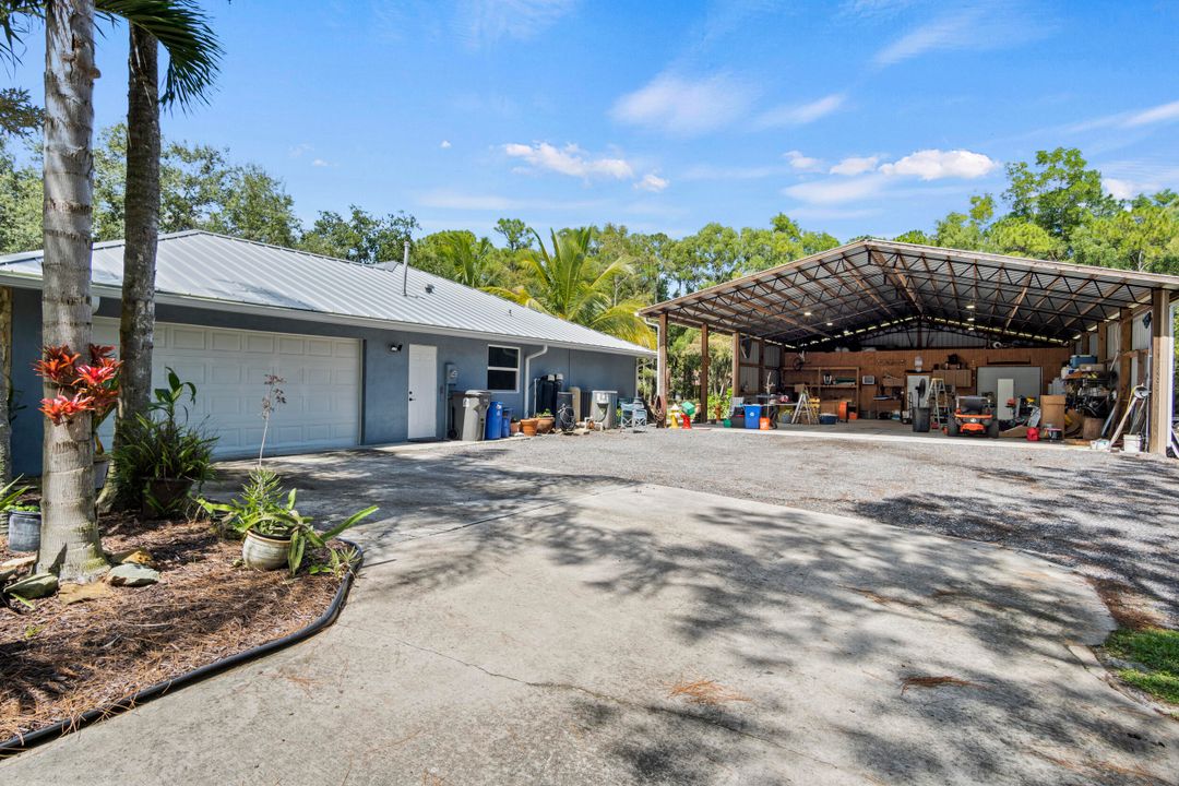 合同活跃: $999,999 (3 贝兹, 2 浴室, 2114 平方英尺)