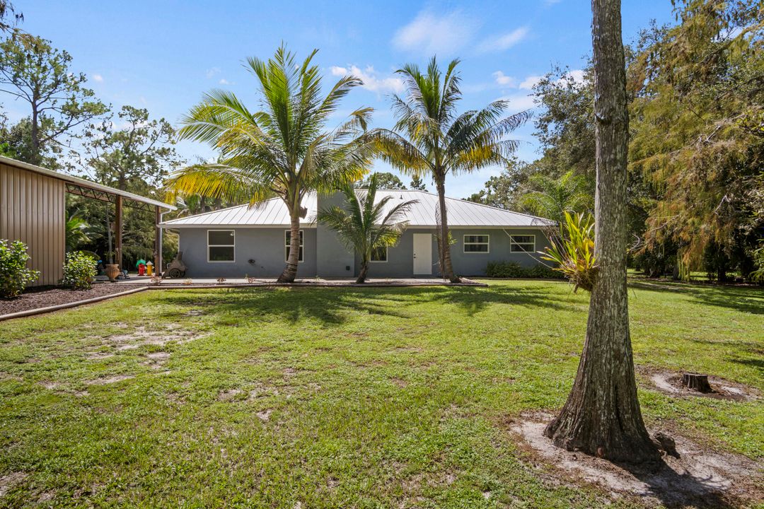 合同活跃: $999,999 (3 贝兹, 2 浴室, 2114 平方英尺)