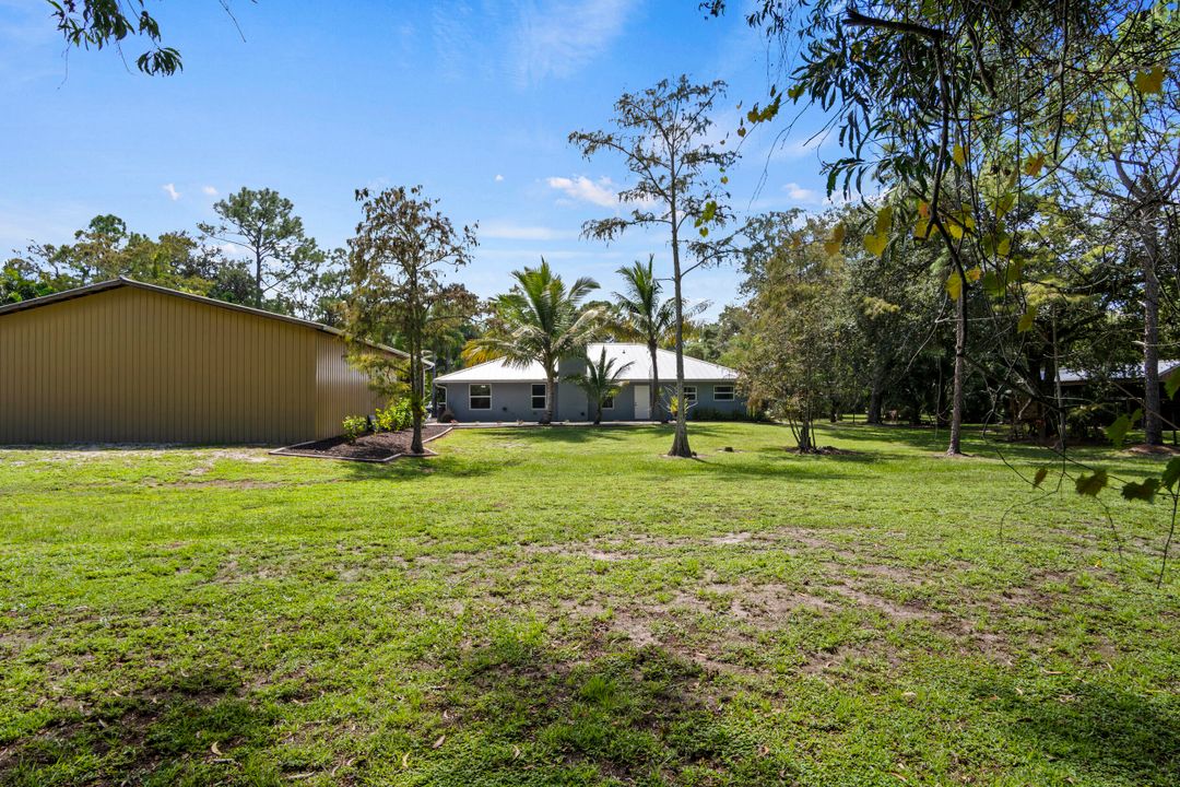 合同活跃: $999,999 (3 贝兹, 2 浴室, 2114 平方英尺)