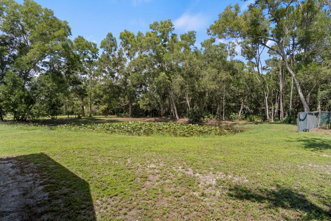 合同活跃: $999,999 (3 贝兹, 2 浴室, 2114 平方英尺)