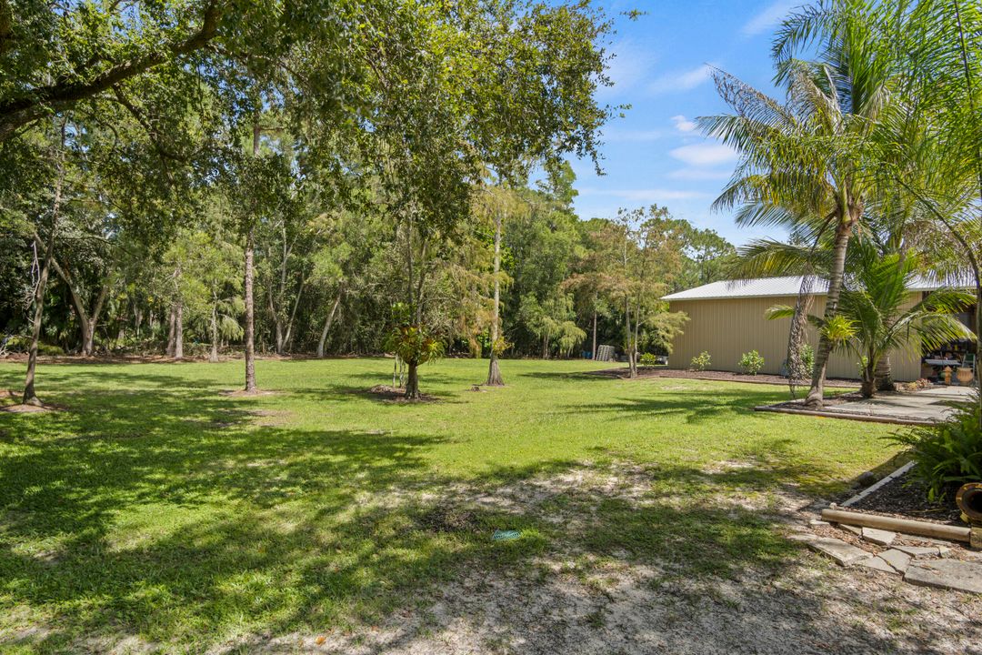 合同活跃: $999,999 (3 贝兹, 2 浴室, 2114 平方英尺)