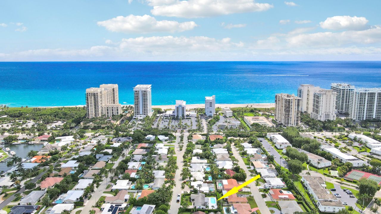 合同活跃: $1,150,000 (2 贝兹, 2 浴室, 1495 平方英尺)