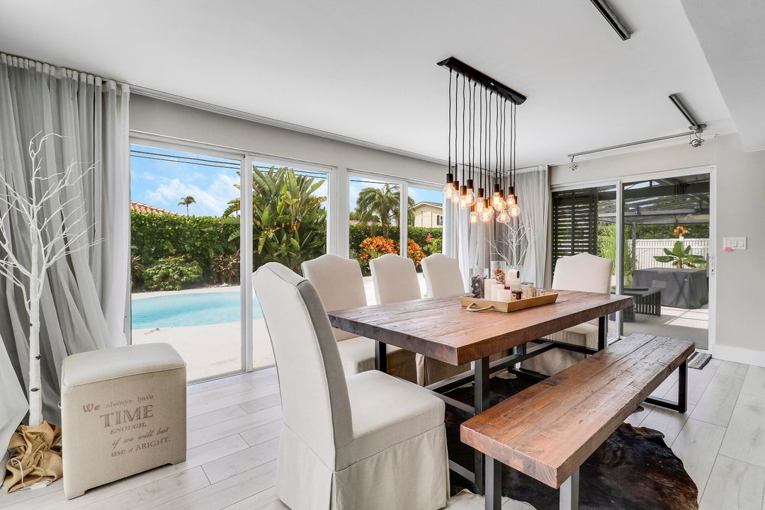 合同活跃: $1,150,000 (2 贝兹, 2 浴室, 1495 平方英尺)