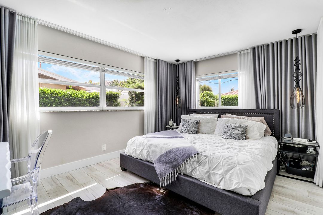 合同活跃: $1,150,000 (2 贝兹, 2 浴室, 1495 平方英尺)