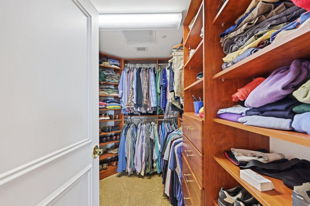 Activo con contrato: $2,395,000 (3 camas, 3 baños, 3093 Pies cuadrados)