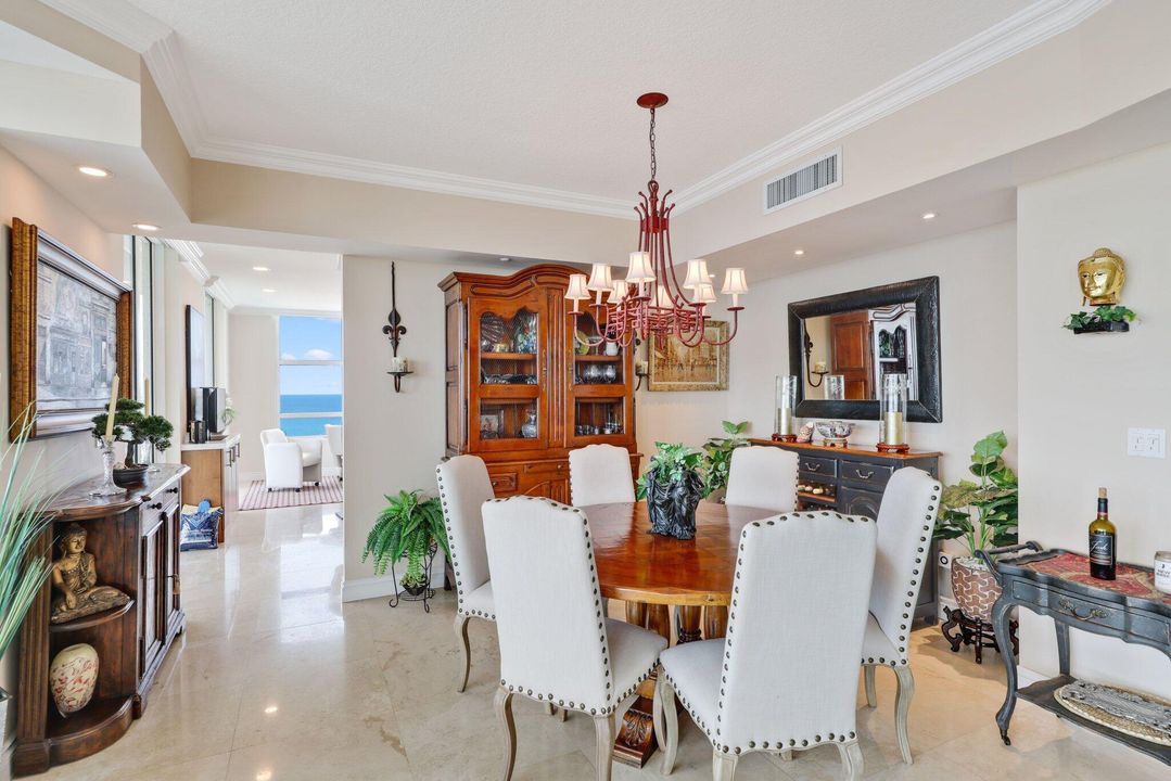 Activo con contrato: $2,395,000 (3 camas, 3 baños, 3093 Pies cuadrados)