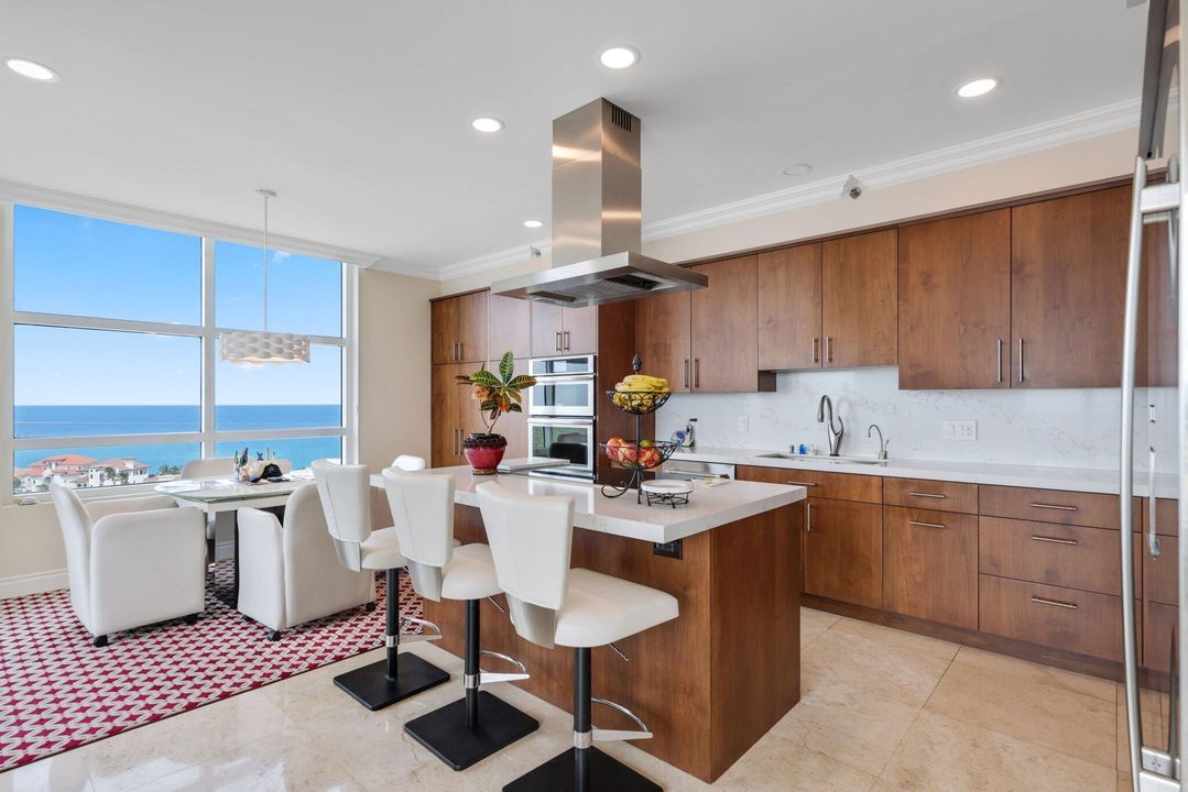 Activo con contrato: $2,395,000 (3 camas, 3 baños, 3093 Pies cuadrados)