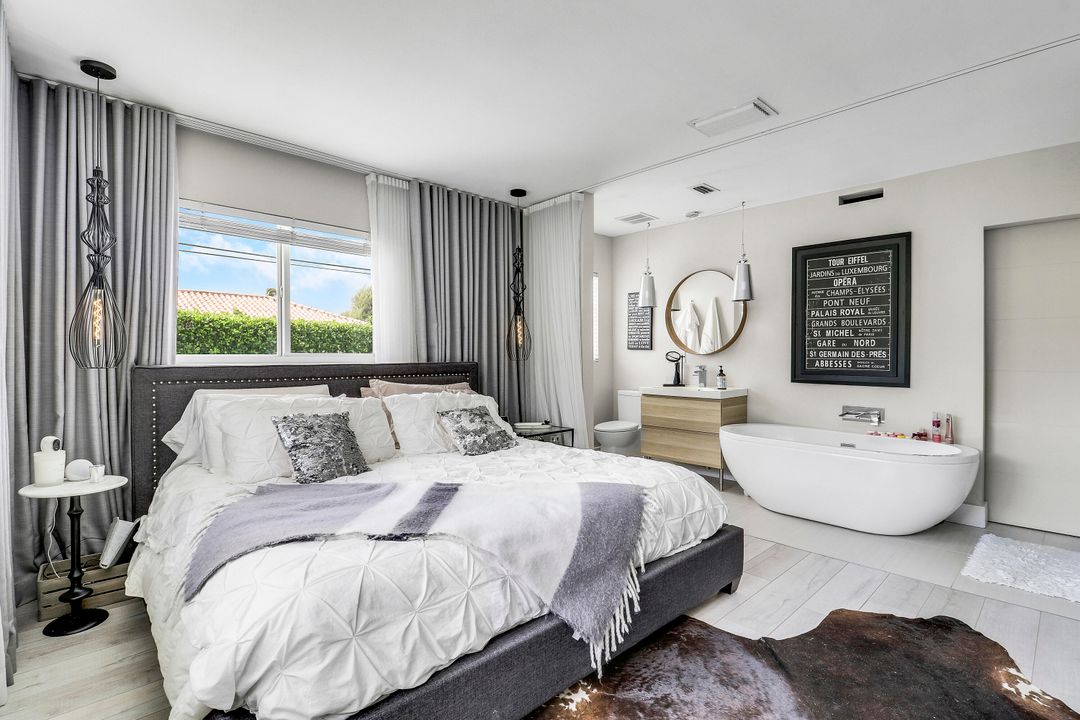 合同活跃: $1,150,000 (2 贝兹, 2 浴室, 1495 平方英尺)