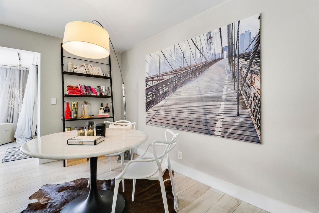 合同活跃: $1,150,000 (2 贝兹, 2 浴室, 1495 平方英尺)