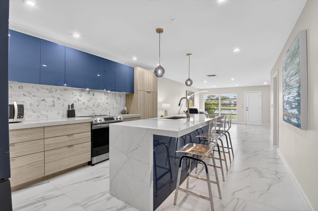 Recently Rented: $3,900 (2 beds, 2 baths, 1211 Square Feet)