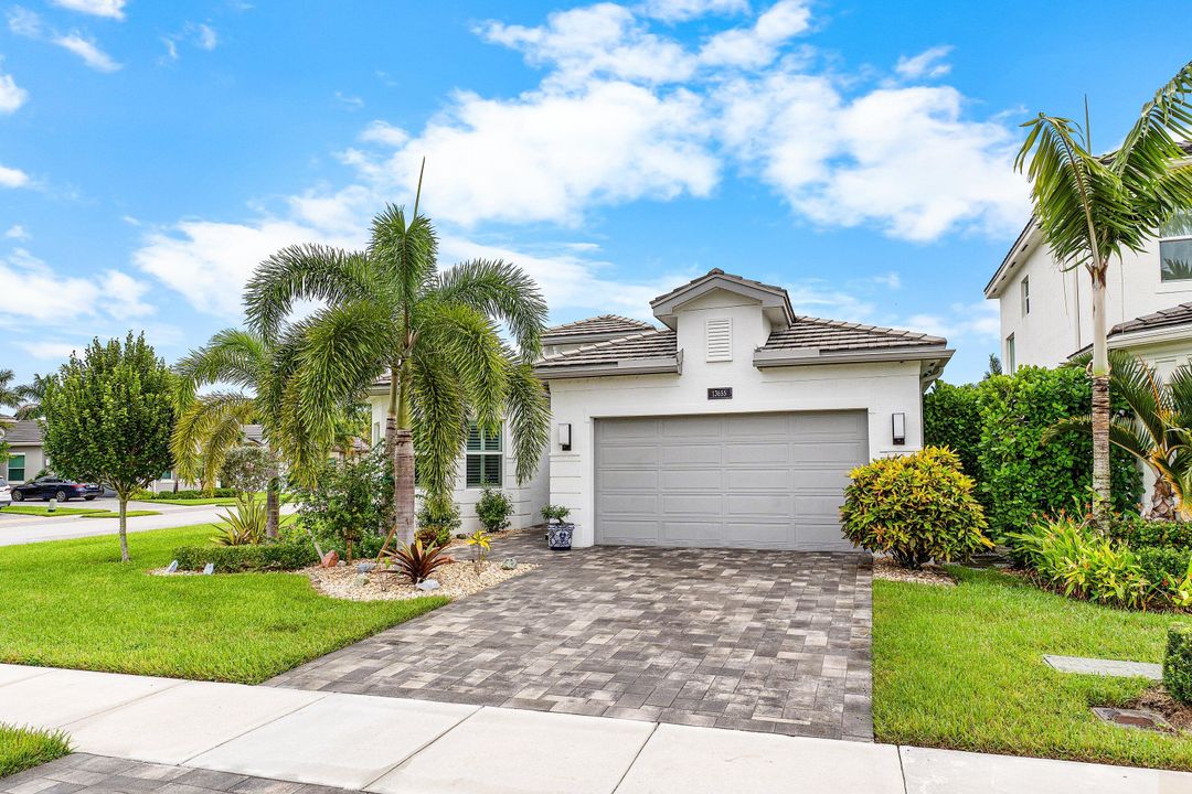 Active With Contract: $1,340,000 (4 beds, 3 baths, 2493 Square Feet)