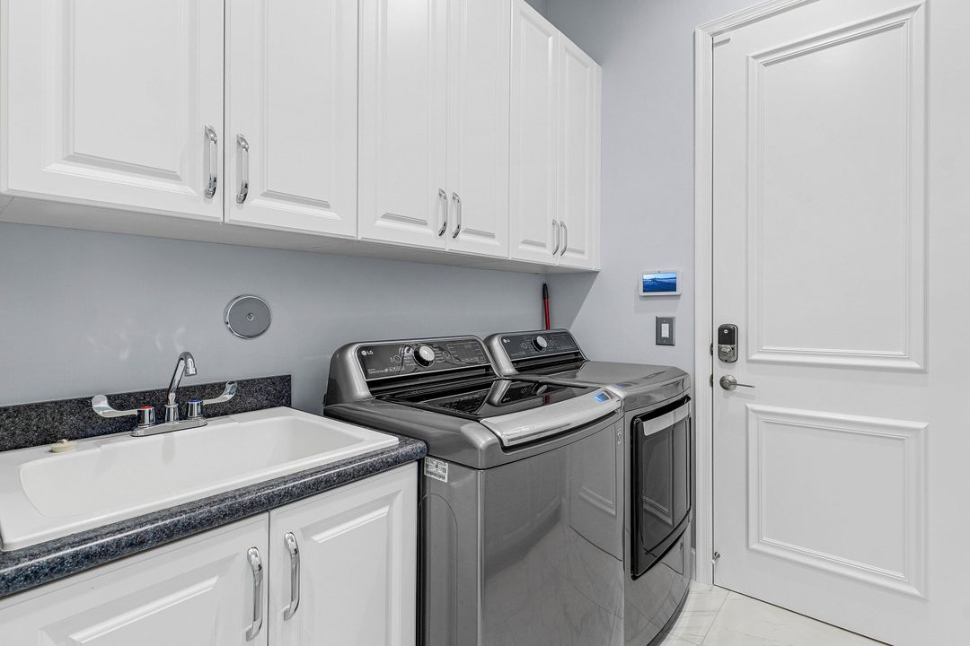 Active With Contract: $1,340,000 (4 beds, 3 baths, 2493 Square Feet)