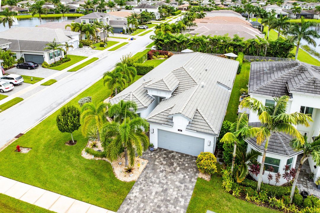 Active With Contract: $1,340,000 (4 beds, 3 baths, 2493 Square Feet)