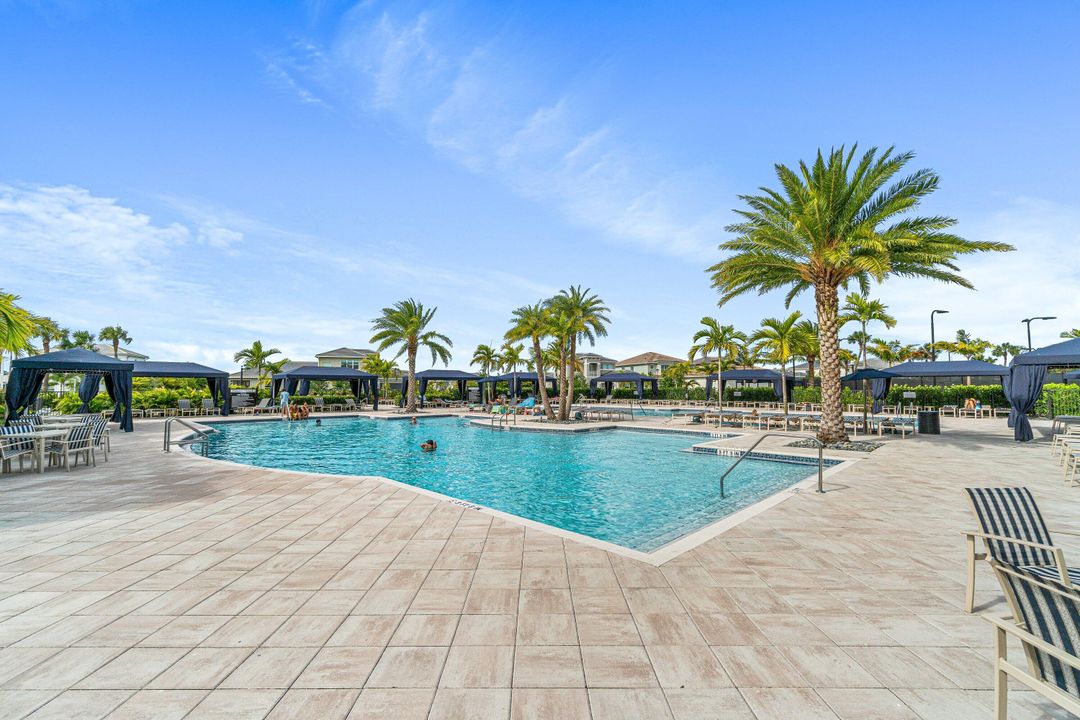 Active With Contract: $1,340,000 (4 beds, 3 baths, 2493 Square Feet)