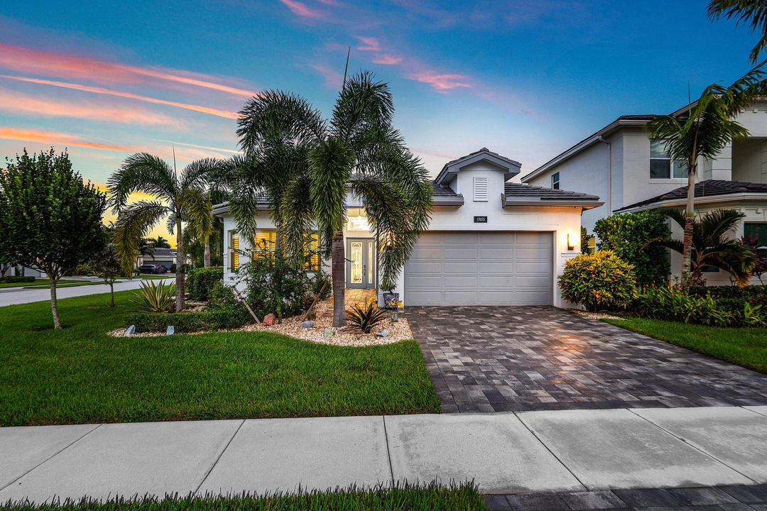 Active With Contract: $1,340,000 (4 beds, 3 baths, 2493 Square Feet)