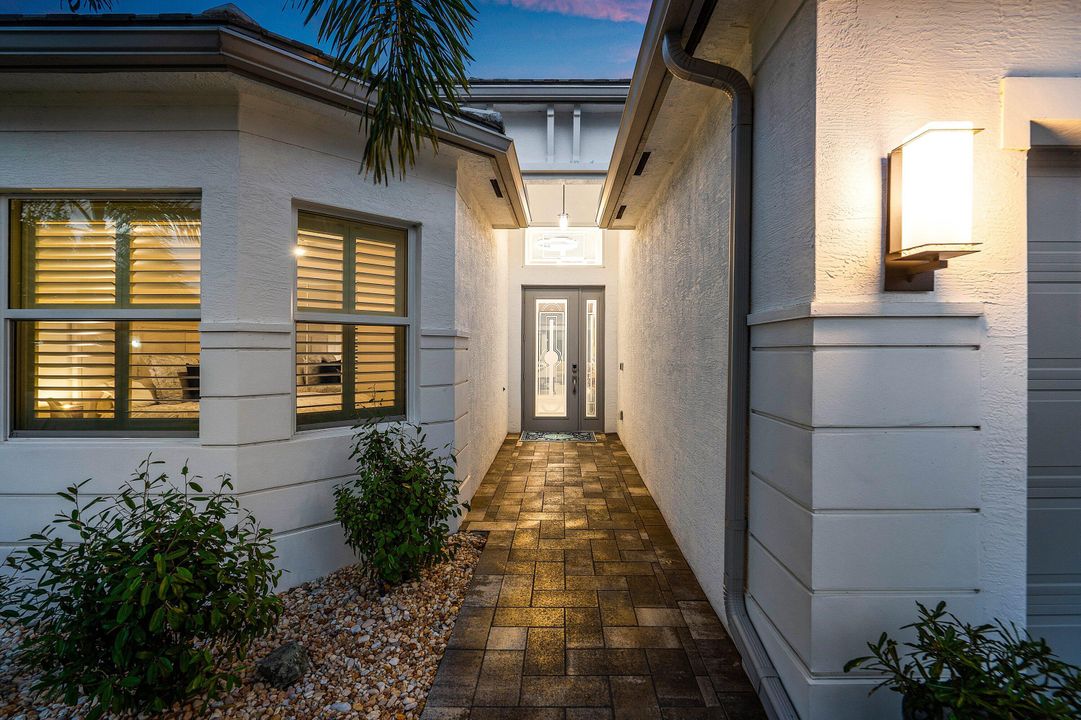 Active With Contract: $1,340,000 (4 beds, 3 baths, 2493 Square Feet)