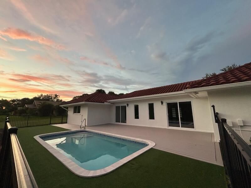 For Sale: $899,000 (3 beds, 3 baths, 2797 Square Feet)