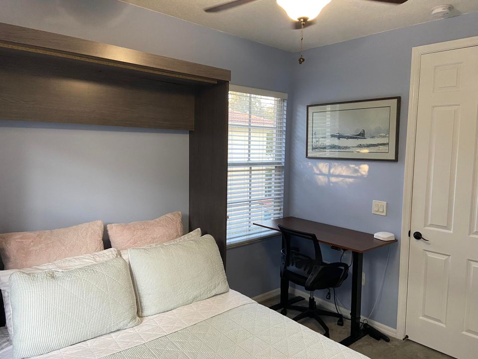 合同活跃: $4,350 (3 贝兹, 2 浴室, 1609 平方英尺)